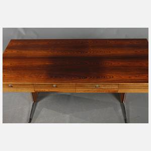 Großer Schreibtisch