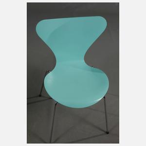 Zwei Stühle Arne Jacobsen