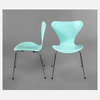 Zwei Stühle Arne Jacobsen111
