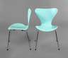 Zwei Stühle Arne Jacobsen