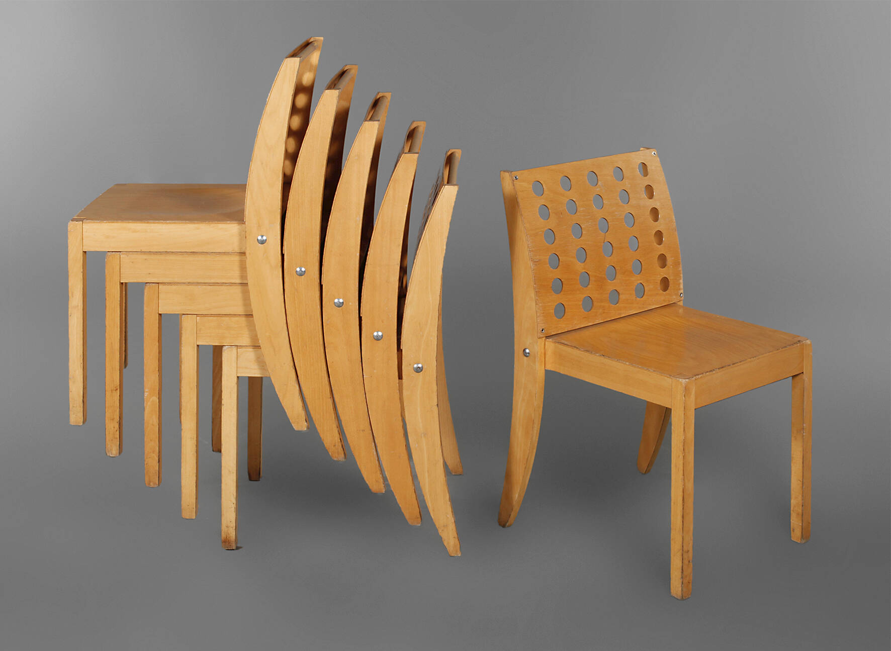 Sechs Stapelstühle Thonet