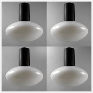 Vier Deckenlampen