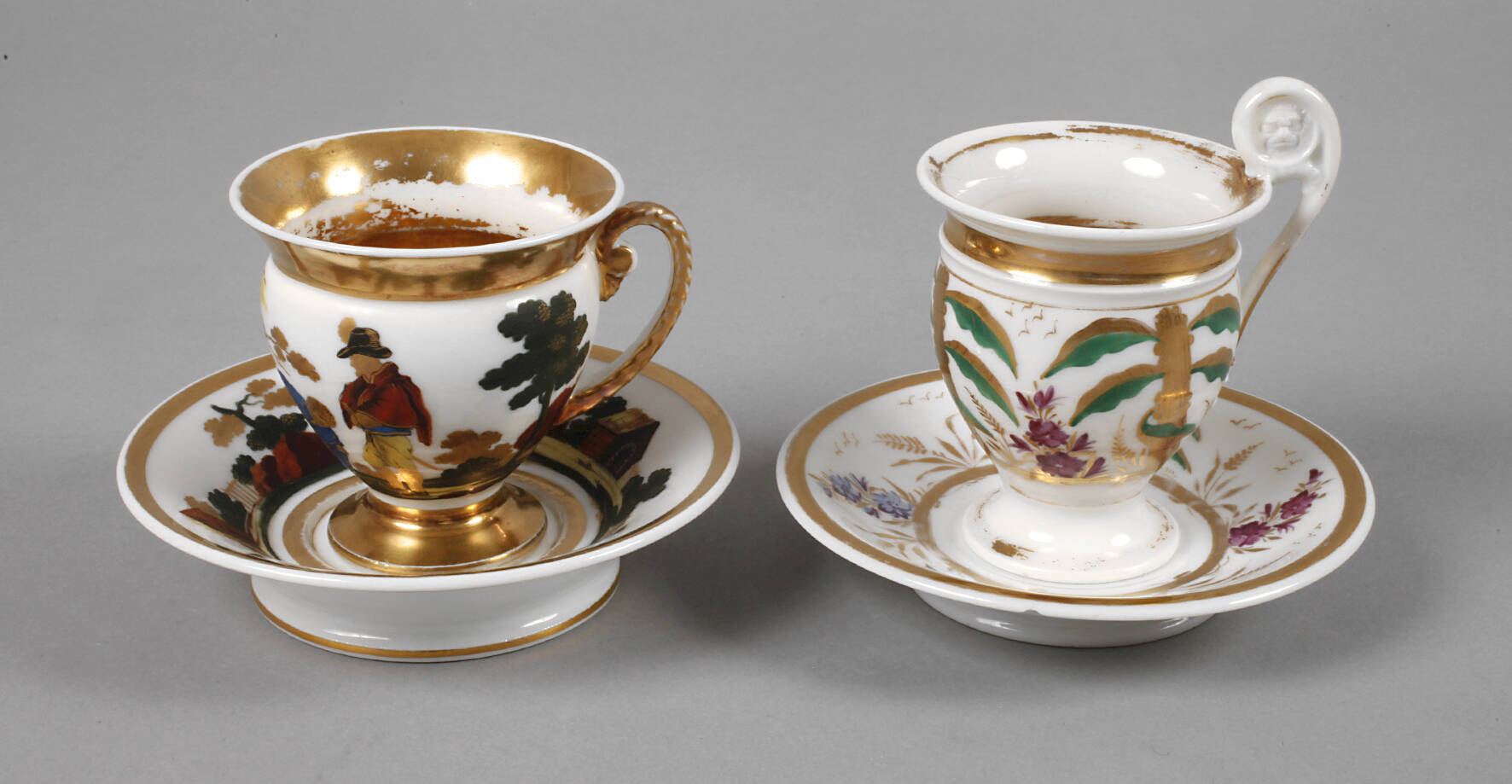 Zwei Biedermeiertassen