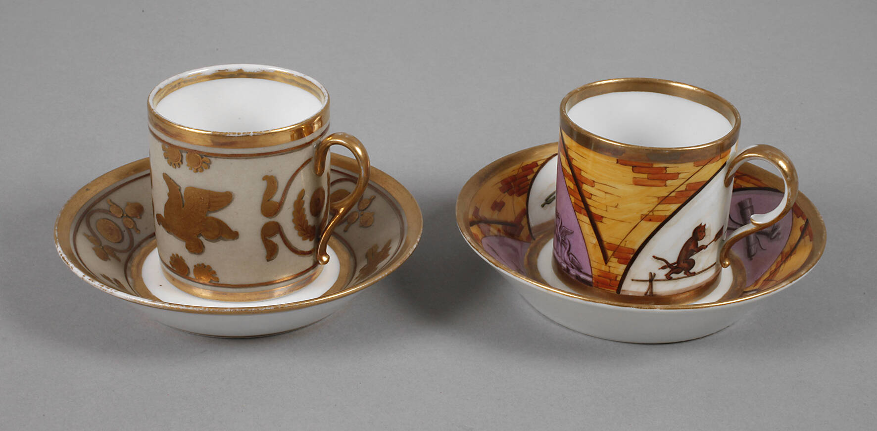 Zwei Biedermeier-Zylindertassen