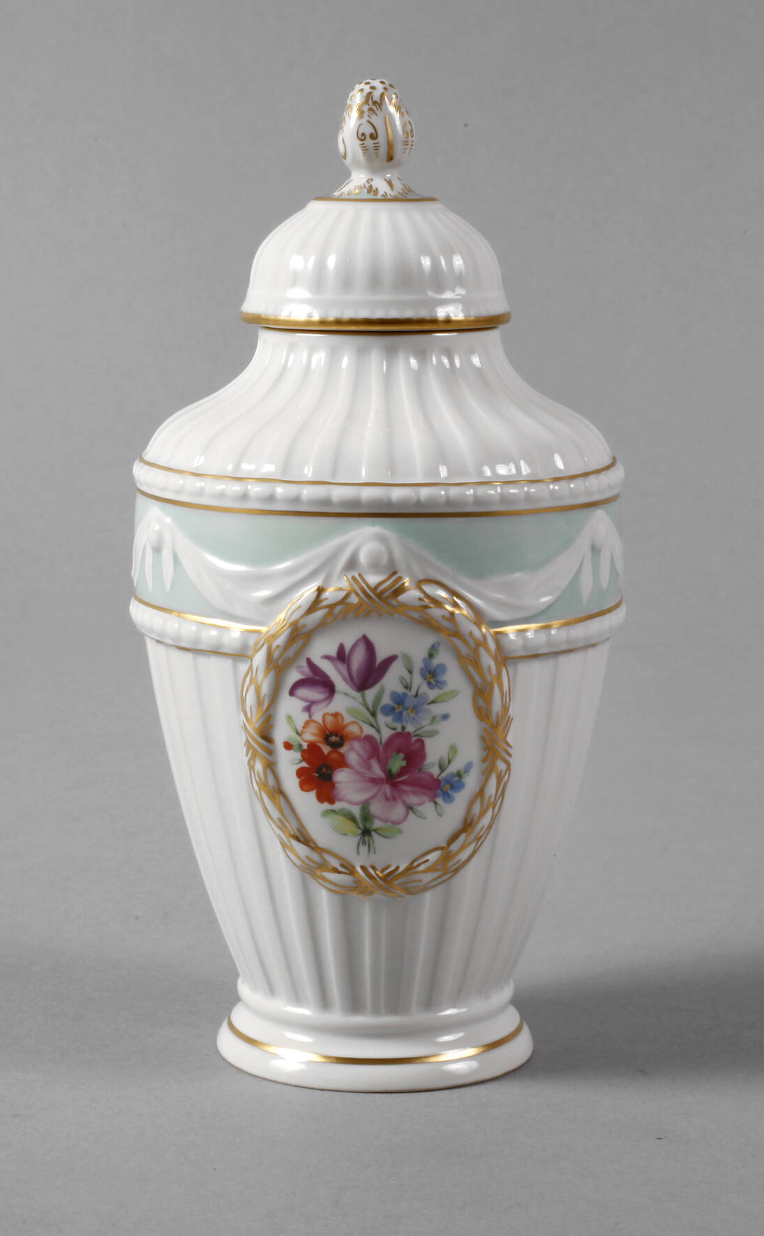 KPM Berlin kleine Deckelvase