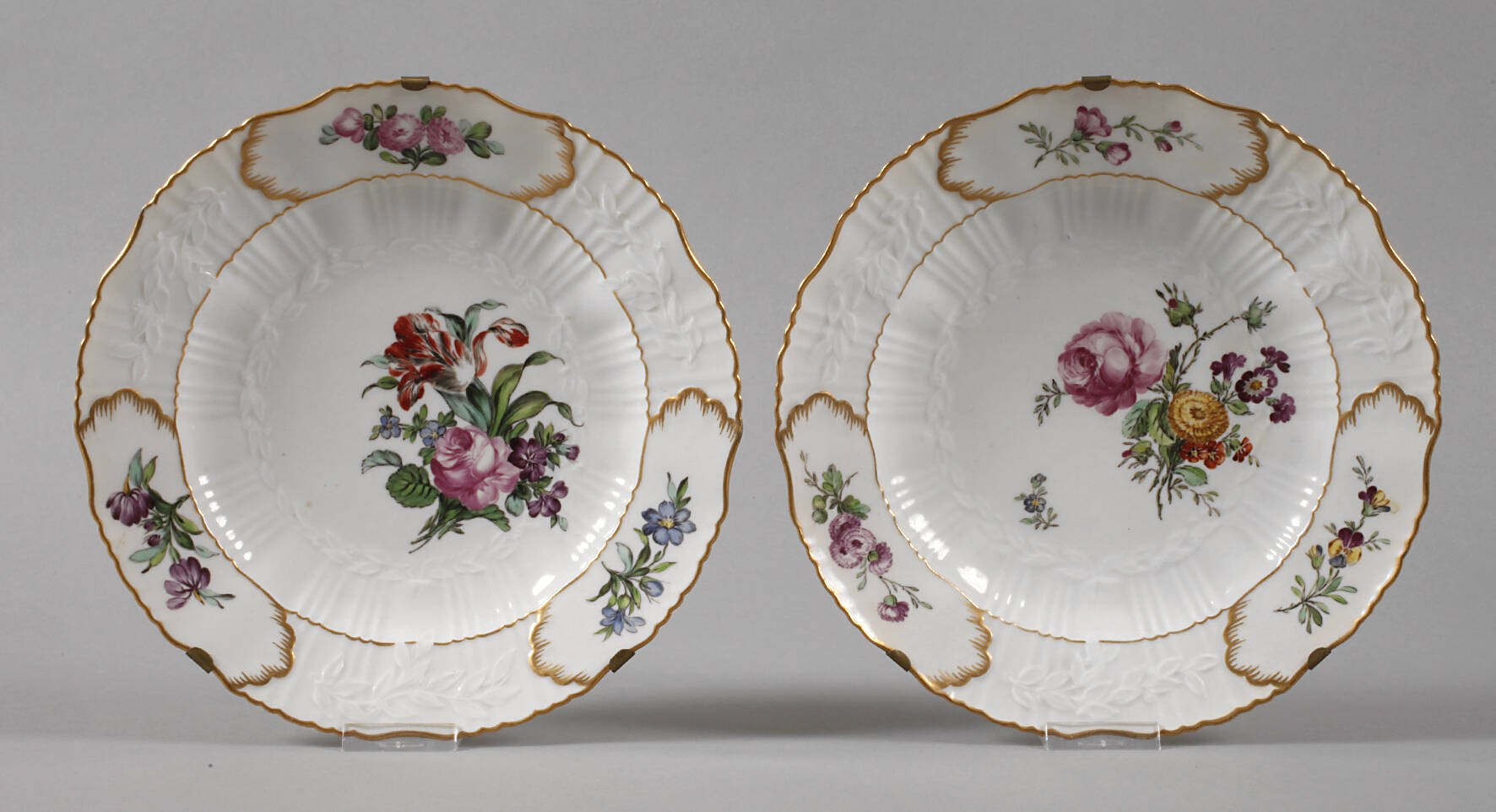 Royal Copenhagen zwei Prunkteller "Vestendekor"