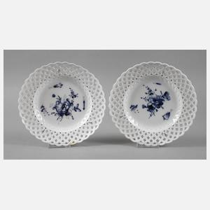 Meissen Paar Korbrandteller "Blaue Blume mit Insekten"