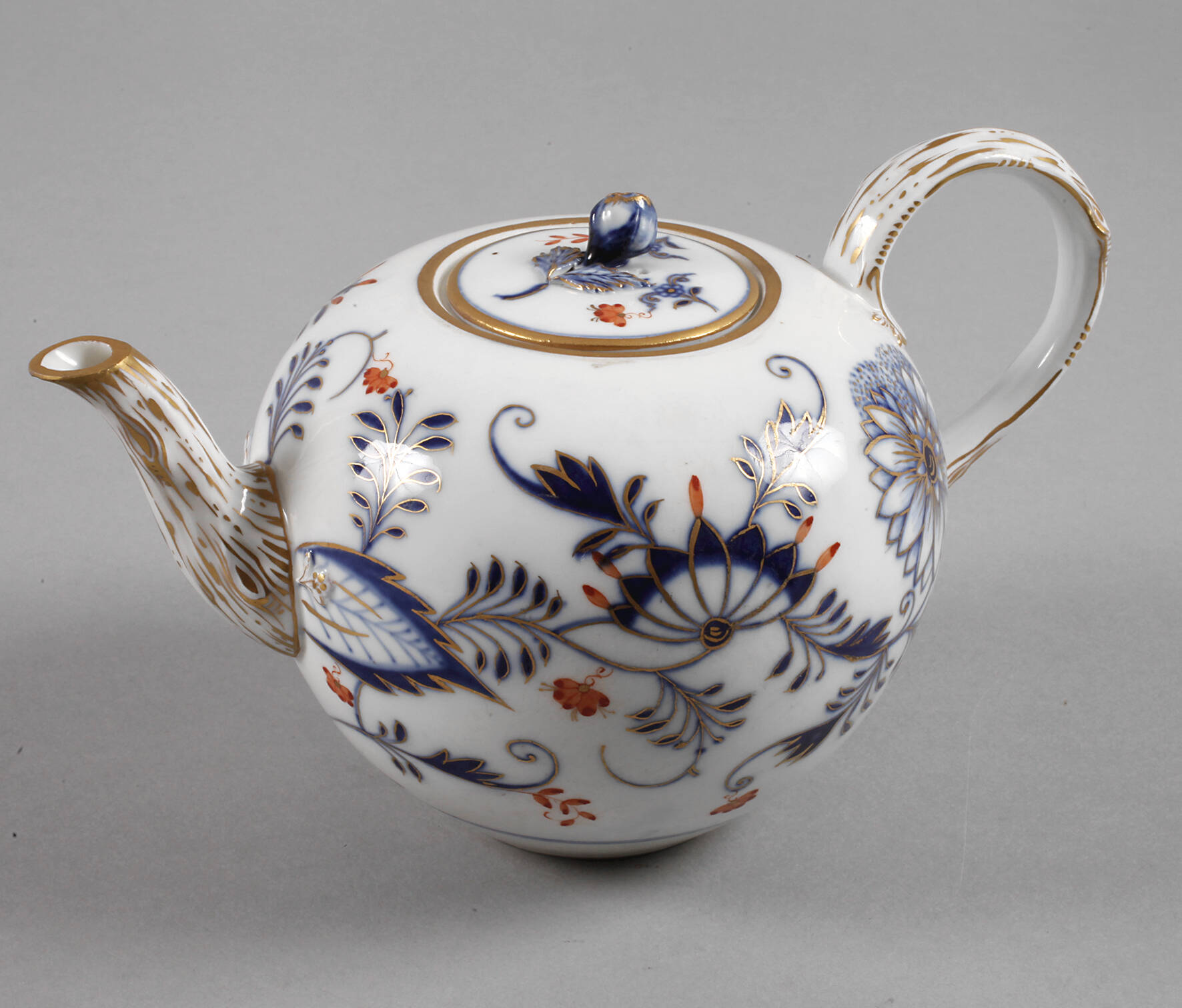 Meissen Teekanne mit rot-goldenem Zwiebelmuster