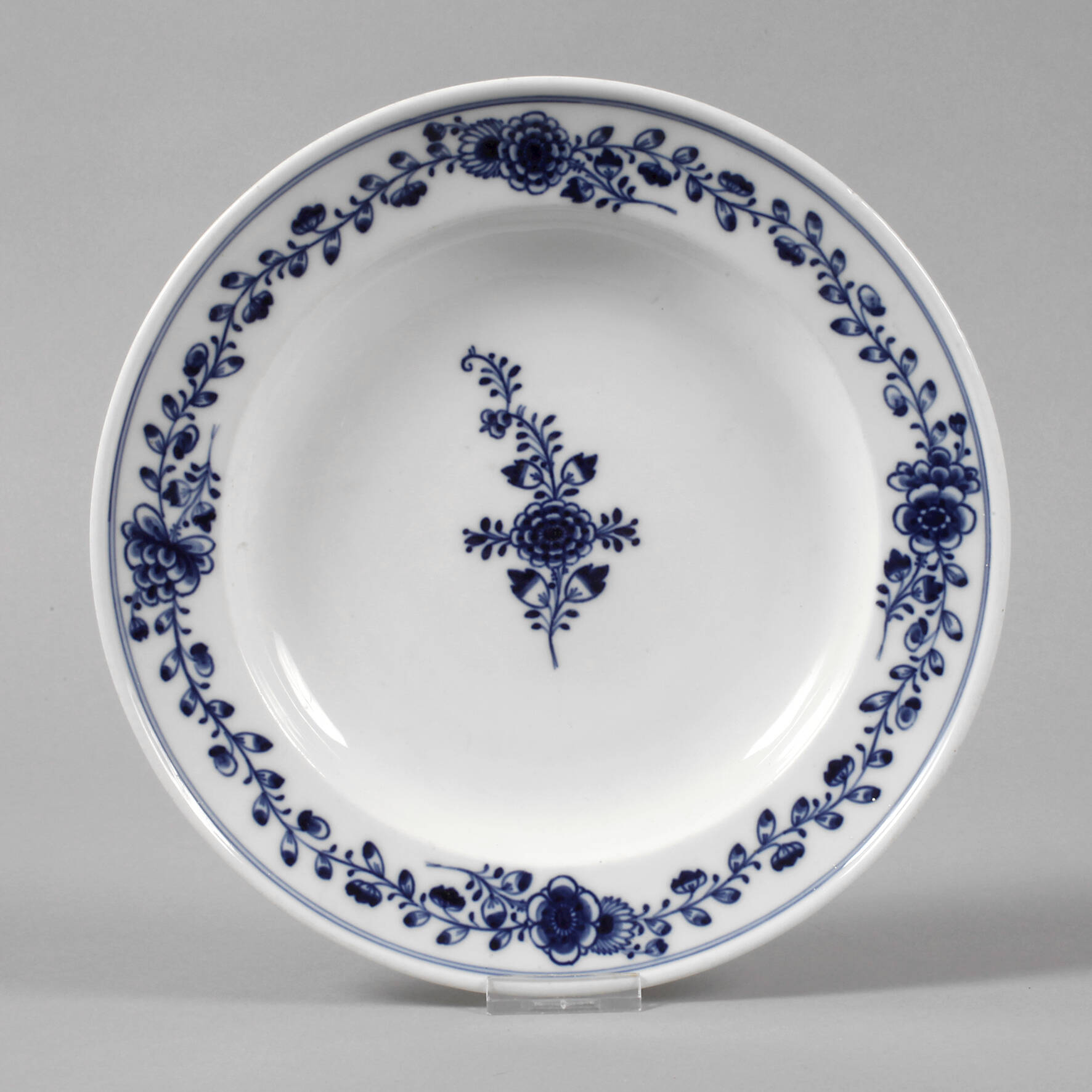 Meissen Speiseteller "Blumenkranzdekor"