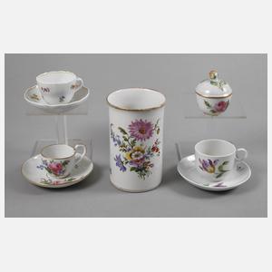 Meissen drei Tassen, Deckeldose und Vase
