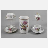 Meissen drei Tassen, Deckeldose und Vase111