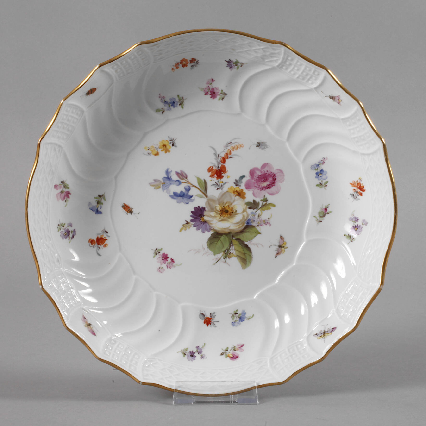 Meissen runde Schale mit Insektenmalerei