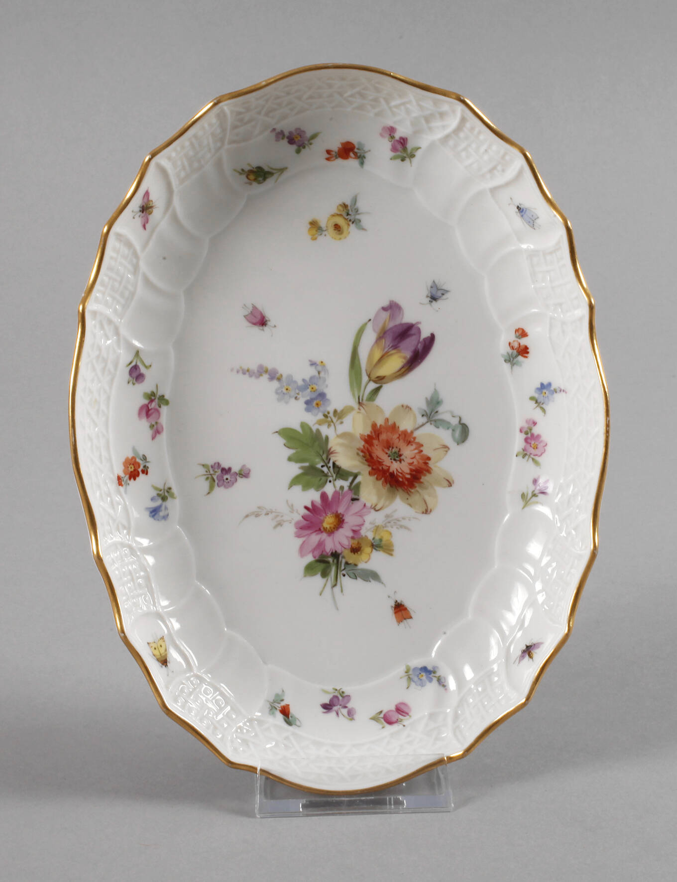 Meissen ovale Schale mit Insektenmalerei