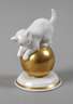 Rosenthal Katze auf Goldkugel