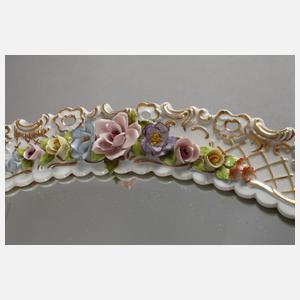 Thüringen großer Wandspiegel mit Blütenbesatz