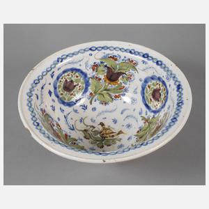 Tief gemuldete Fayenceschüssel