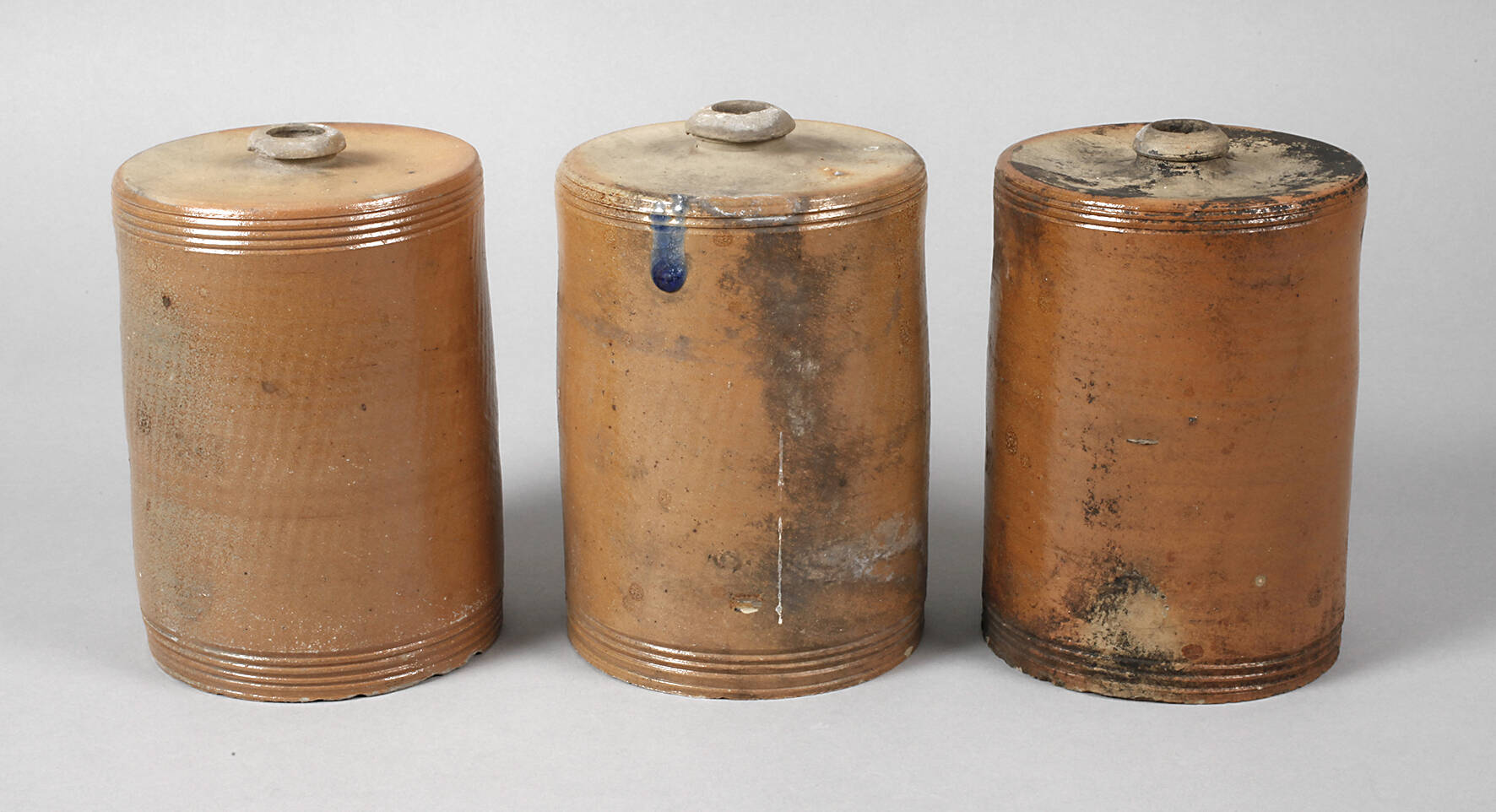 Drei Vorratsflaschen