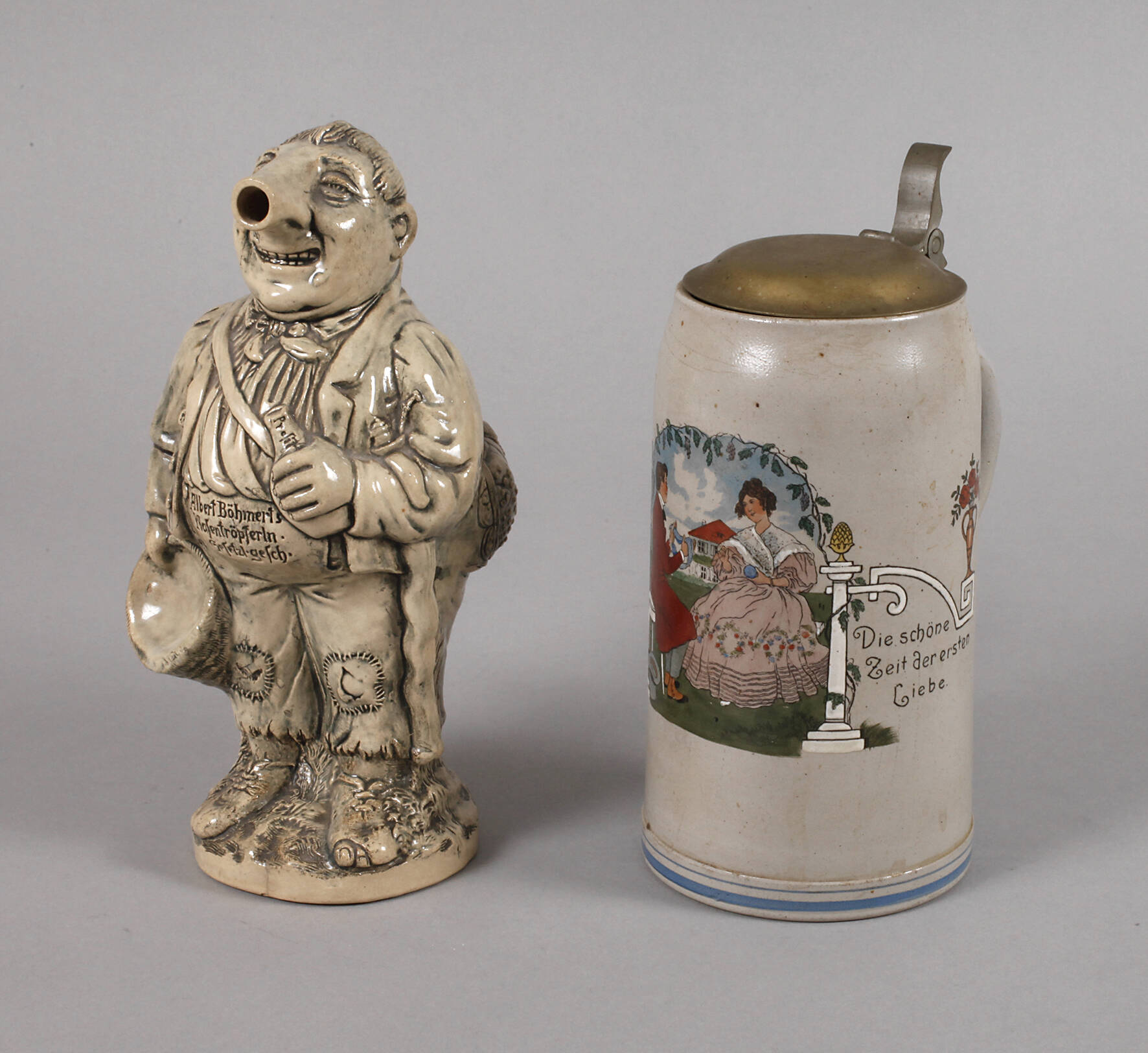 Werbeflasche und Jugendstilkrug