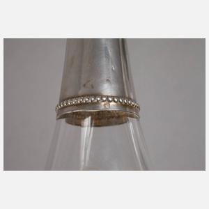 Schlanke Karaffe mit Silbermontur