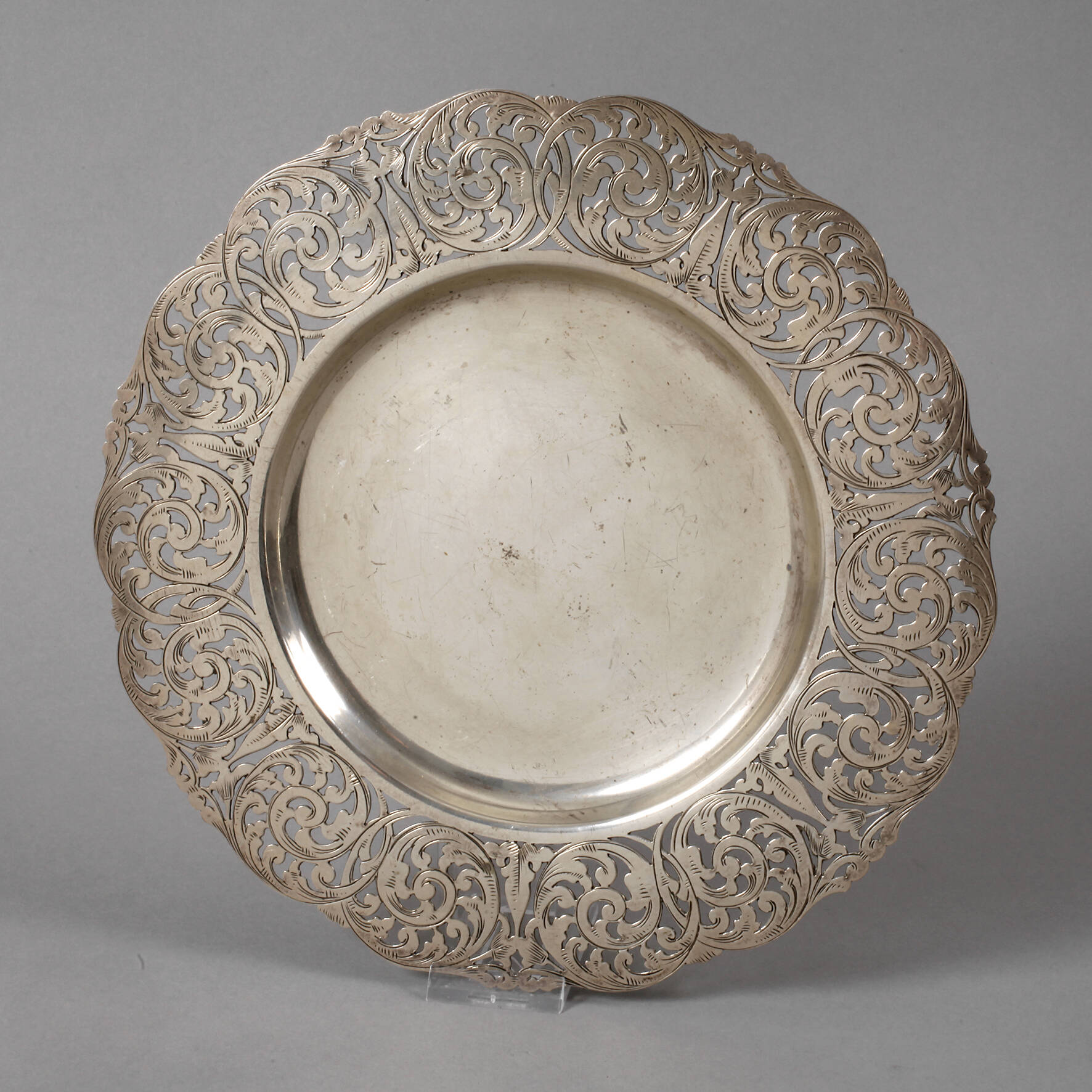 Silberteller Sägearbeit