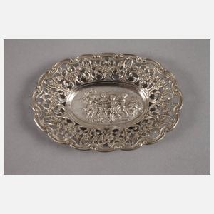 Zwei Silberschalen mit Puttenmotiven