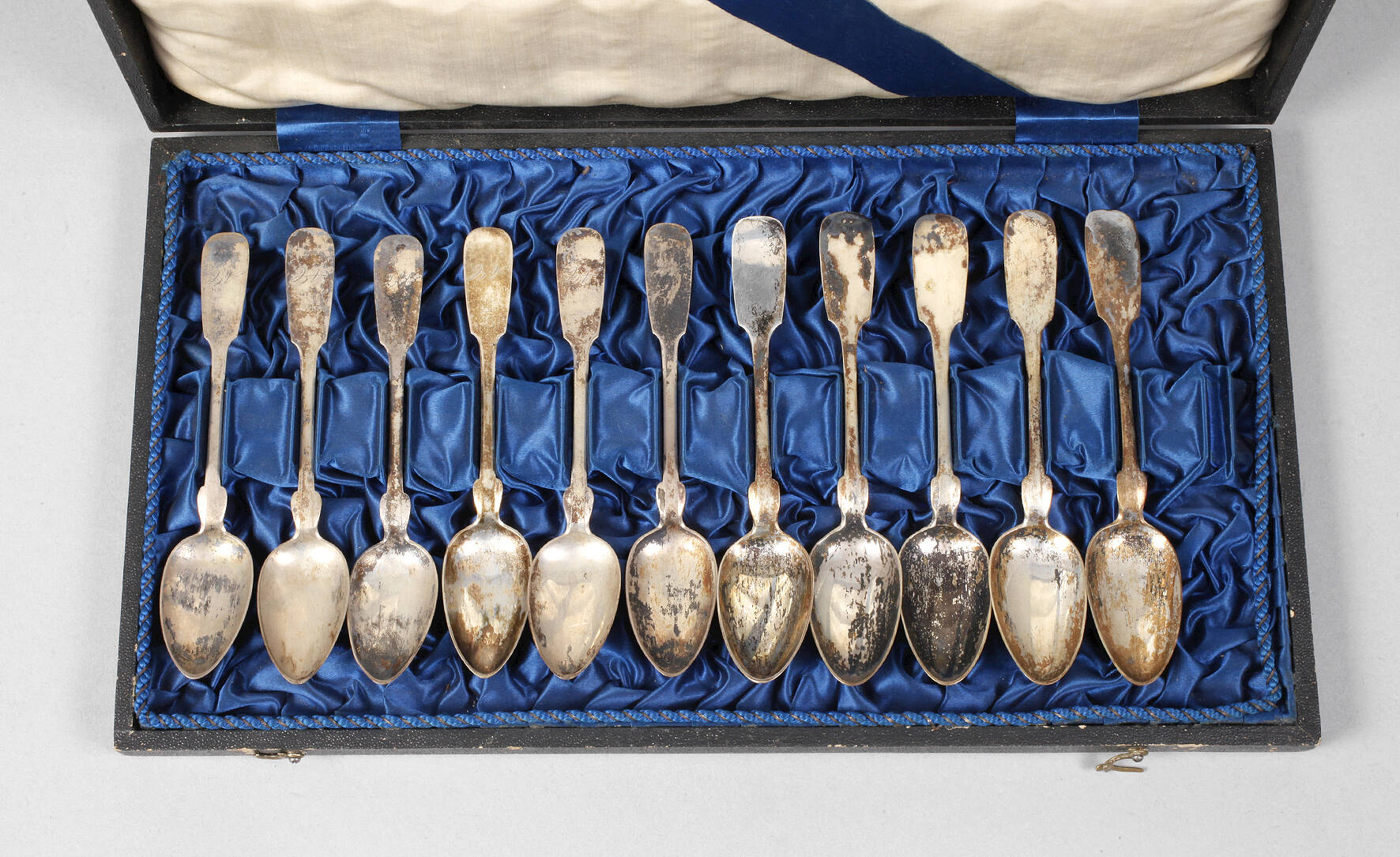 Elf Kaffeelöffel Spatendekor