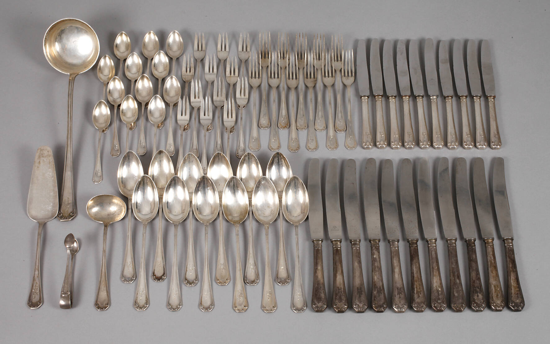 Großes Silberbesteck