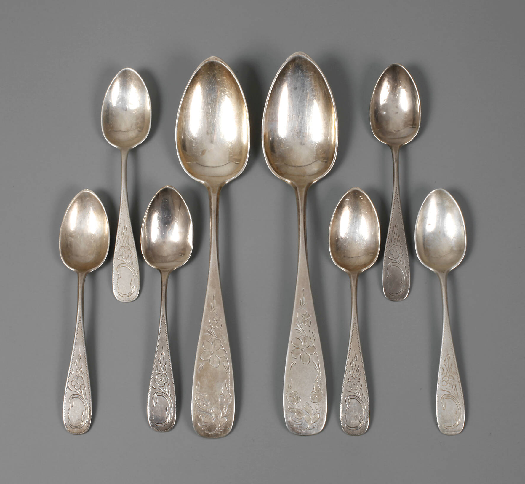 Silber zwei Speise- und sechs Kaffeelöffel