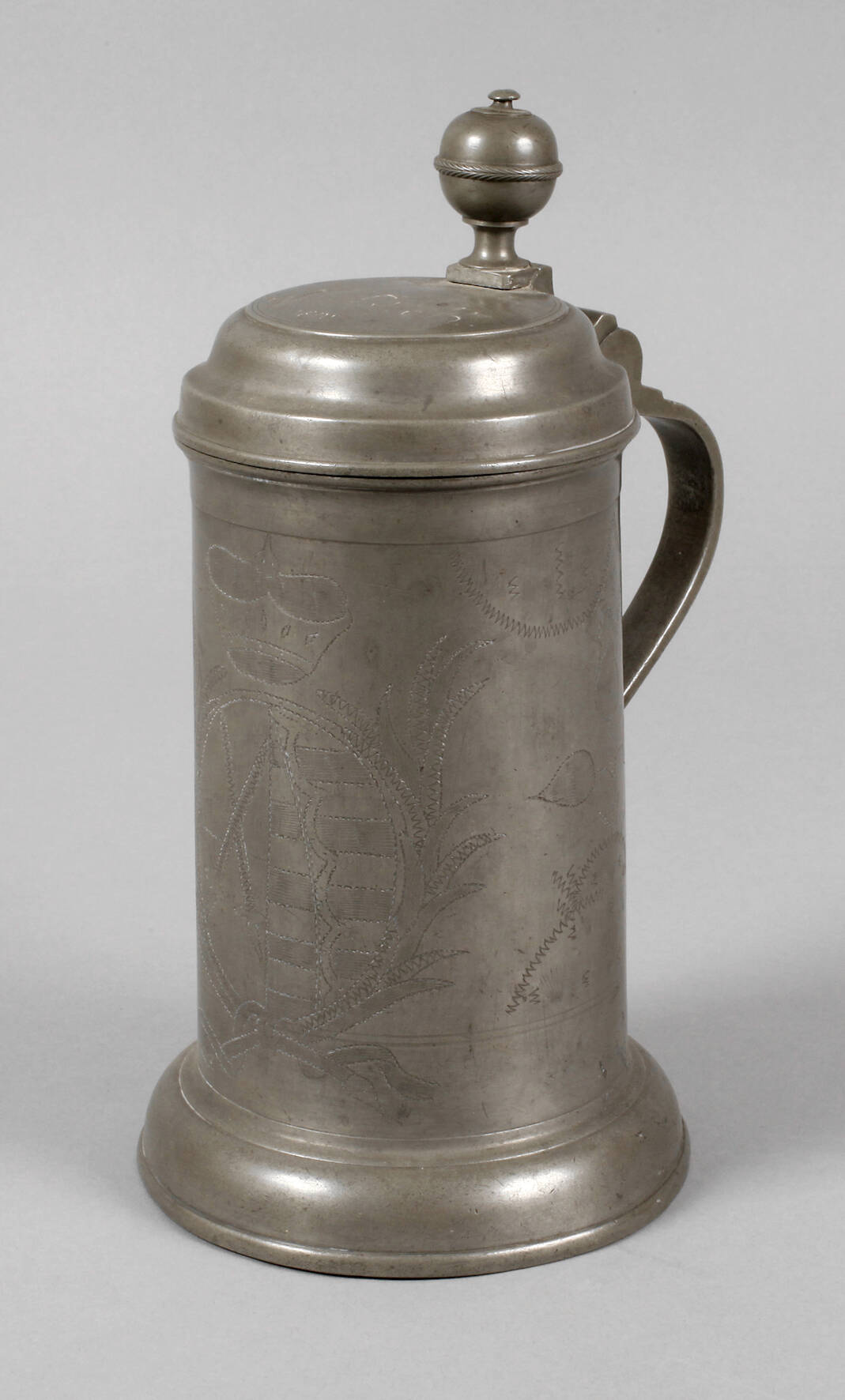 Gravierter sächsischer Walzenkrug