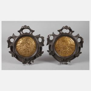 Paar Wandappliken mit Szenen des 16. Jahrhunderts