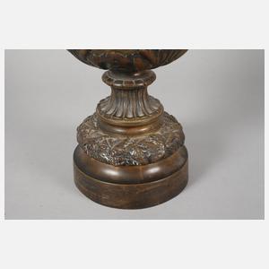 Übergroße Bronzevase Bacchanten