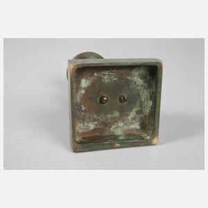 Bronzeleuchter kniender Putto