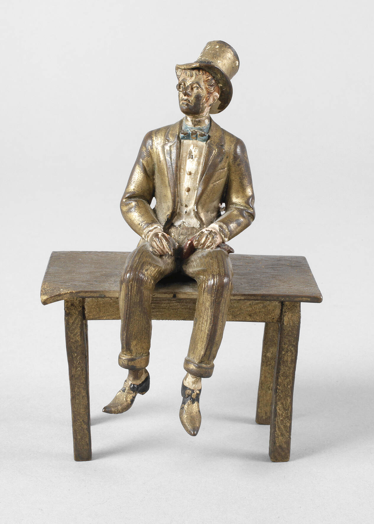 Wiener Bronze sitzender Herr