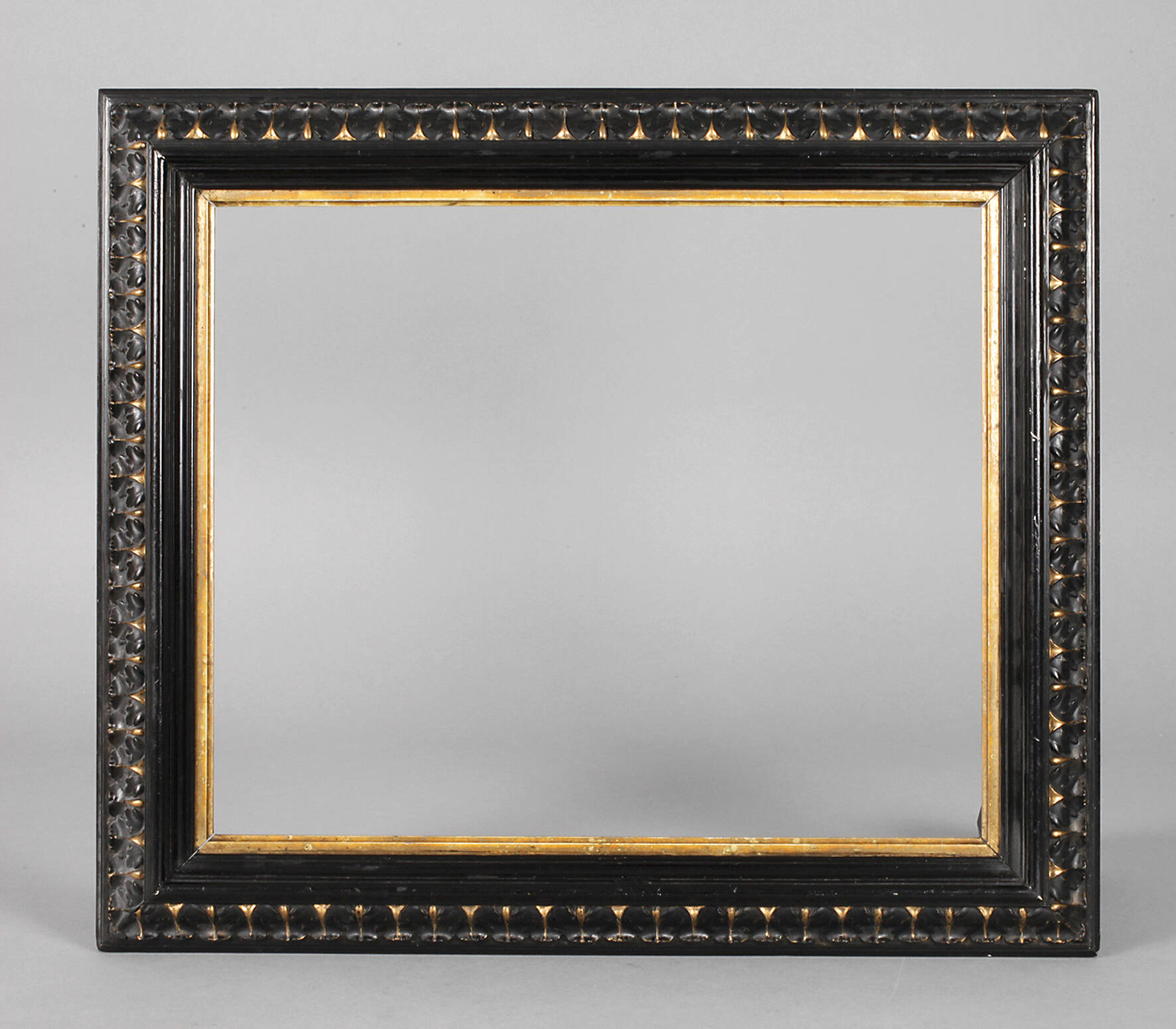 Schwarze Gründerzeitleiste um 1880