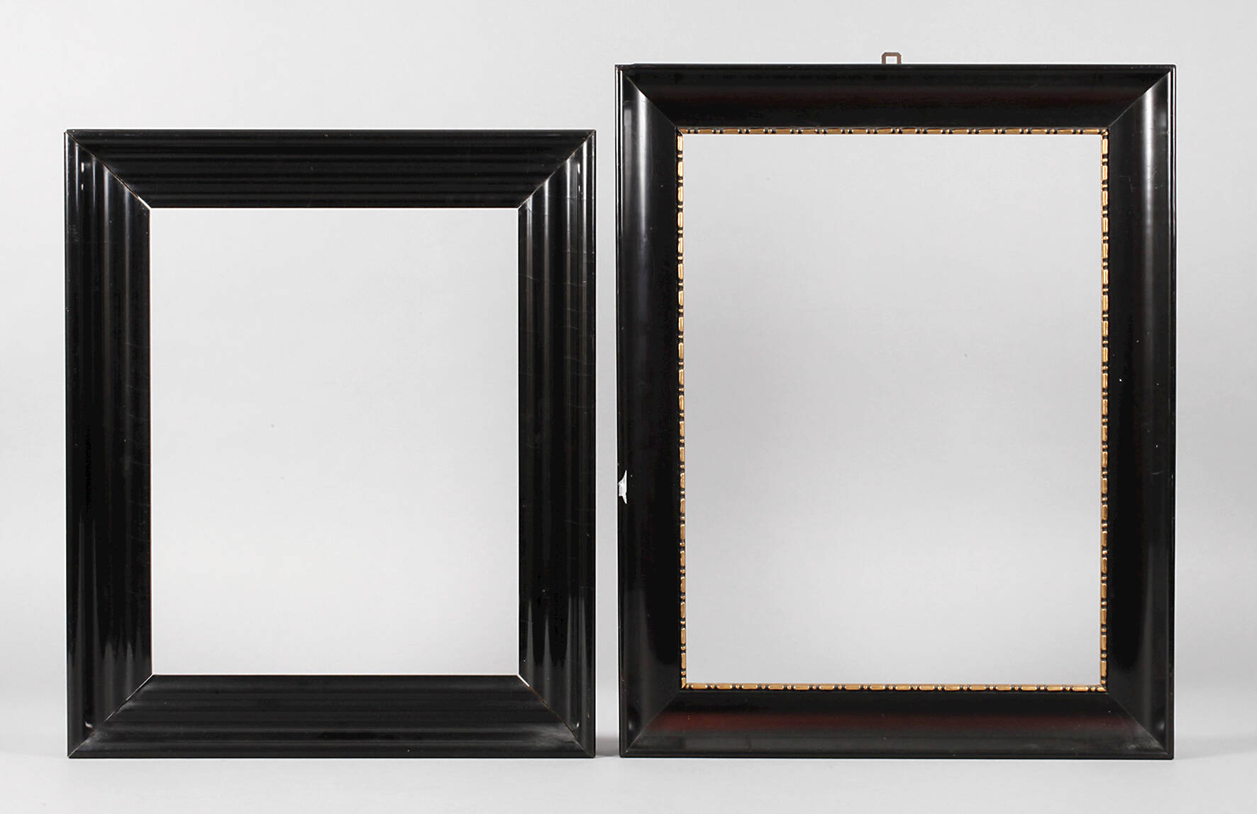 Zwei Lackleisten um 1920