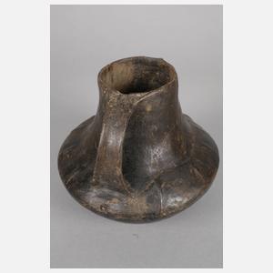 Drei prähistorische Gefäße