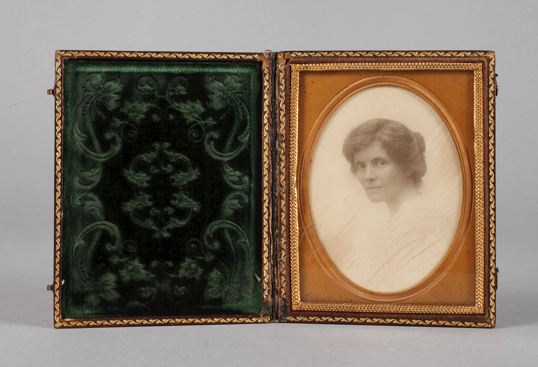 Albumindruck Damenportrait