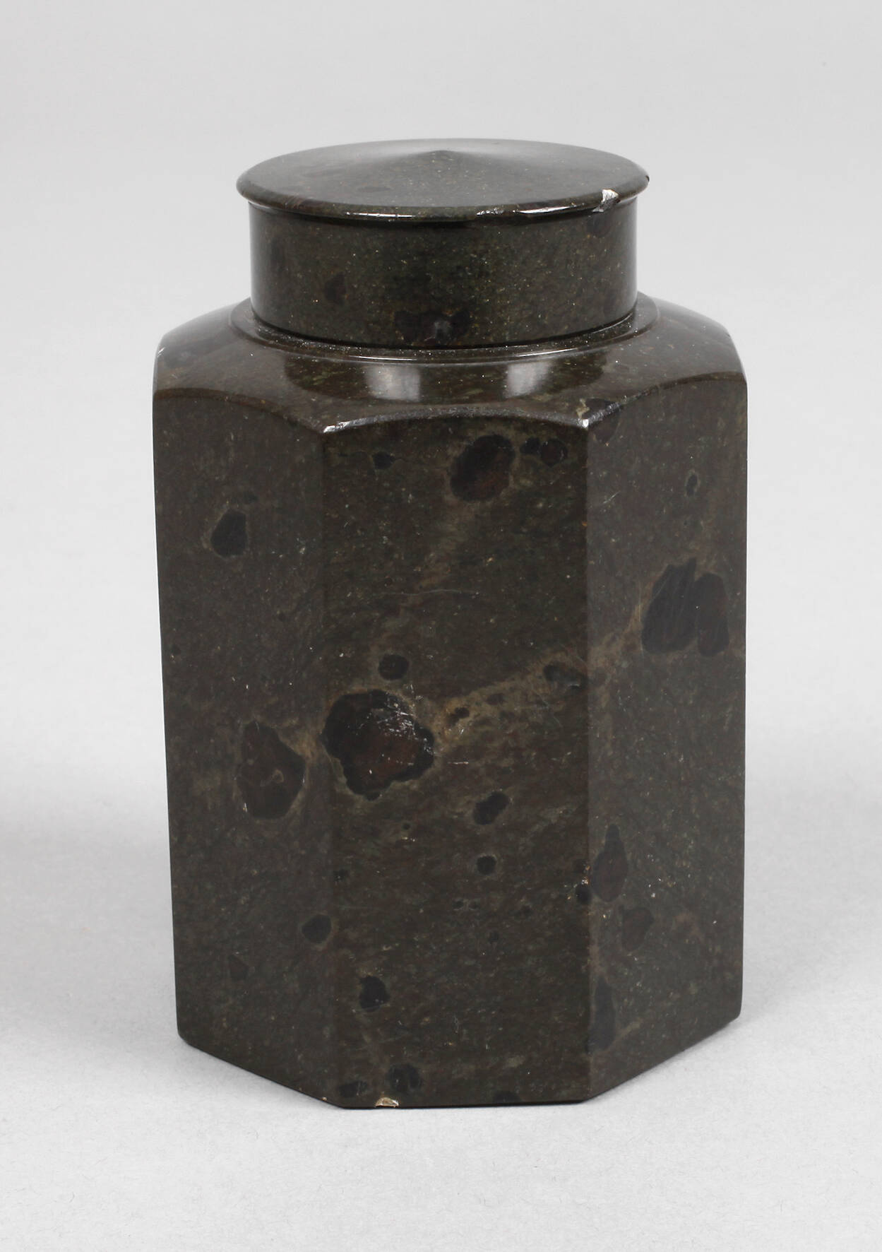 Kleine Schraubflasche Serpentin