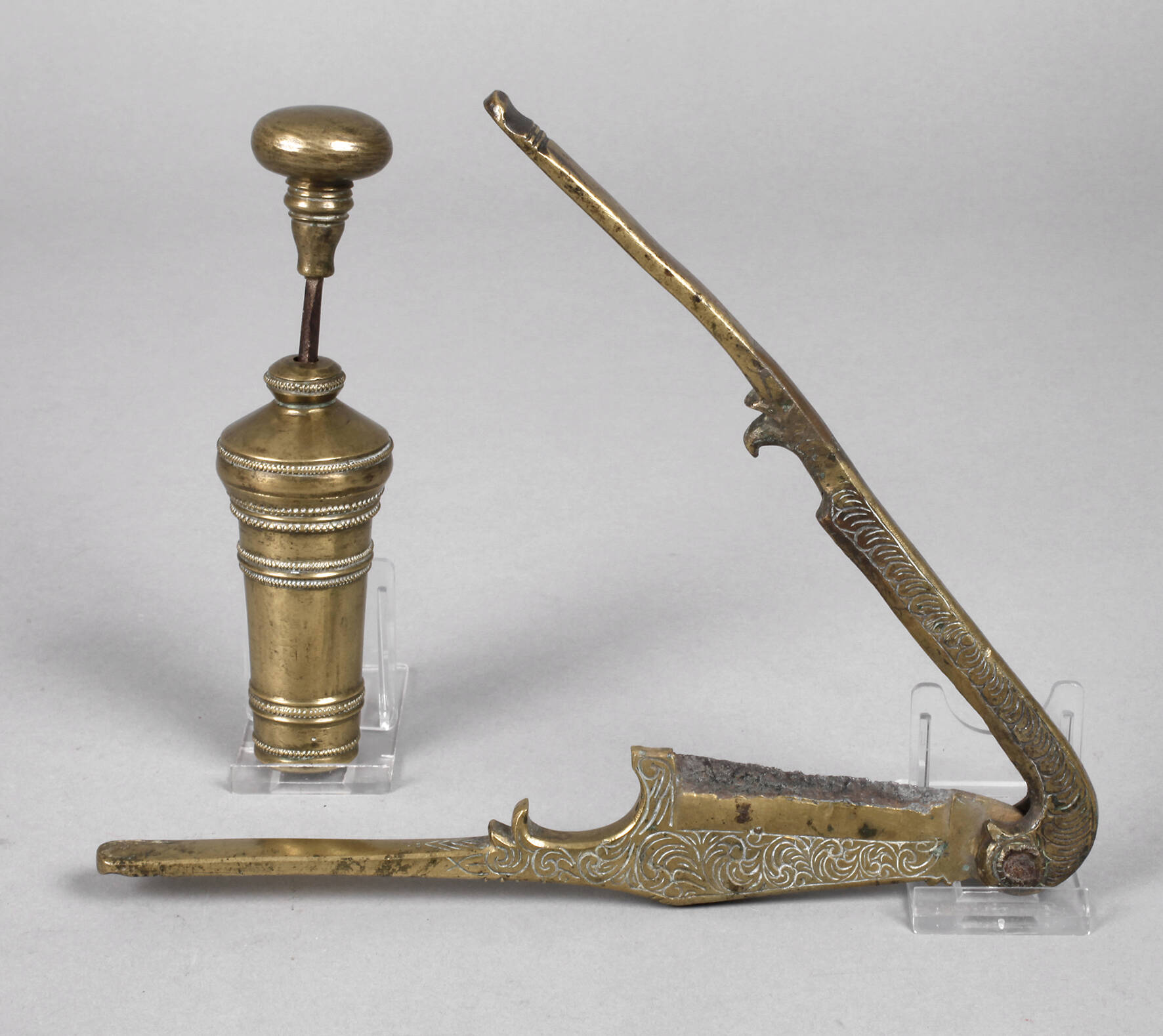 Zwei barocke Utensilien