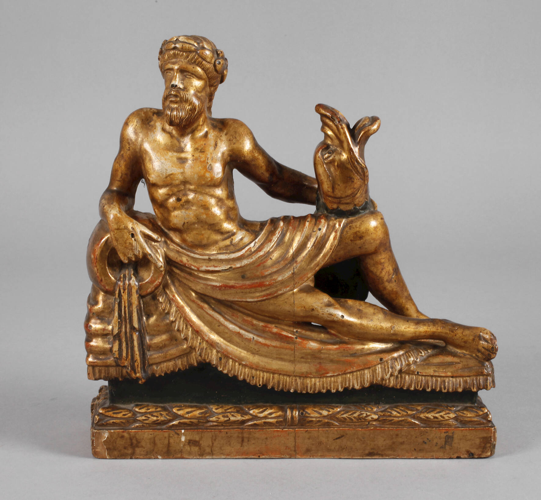 Figürliche Schnitzerei