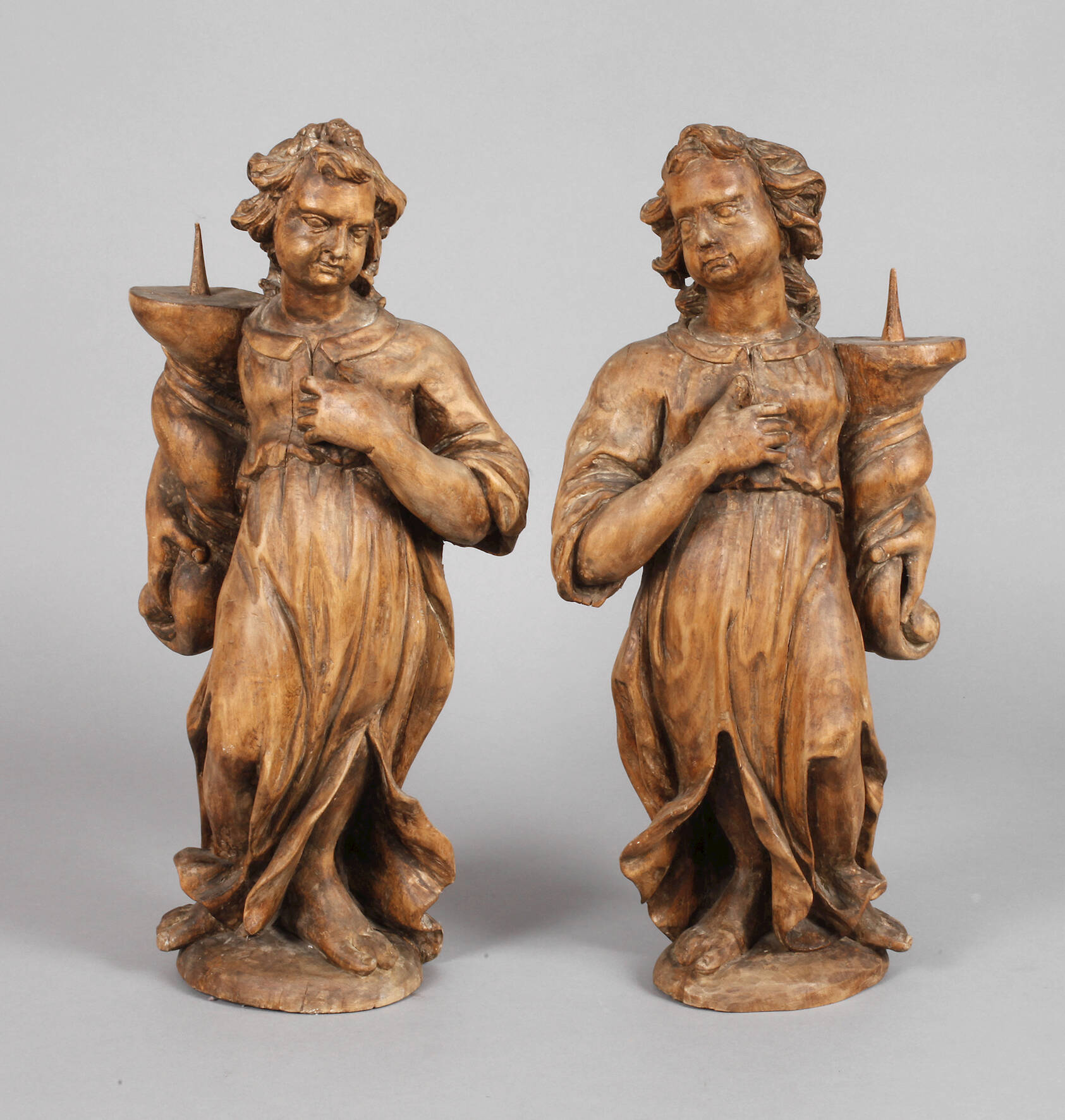 Paar barocke Leuchterengel