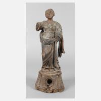 Geschnitzte Heiligenplastik111