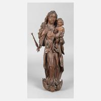 Geschnitzte Madonnenplastik111