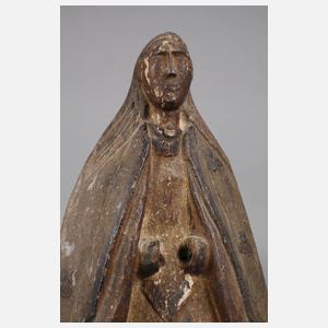 Geschnitzte Marienfigur