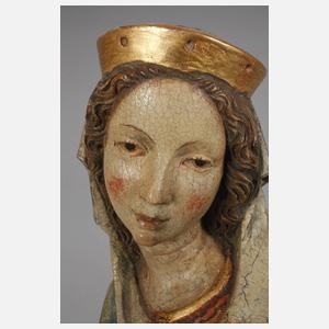 Geschnitzte Marienfigur