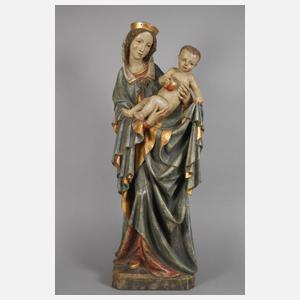 Geschnitzte Marienfigur