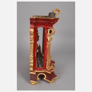 Schaukasten mit Klosterarbeit