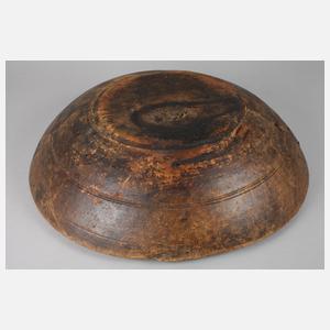 Große bäuerliche Holzschüssel