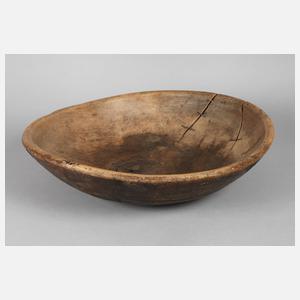 Große bäuerliche Holzschüssel