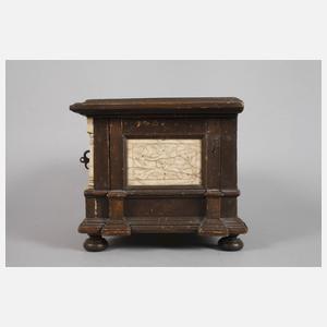 Kleines Renaissancekästchen mit Geheimfächern